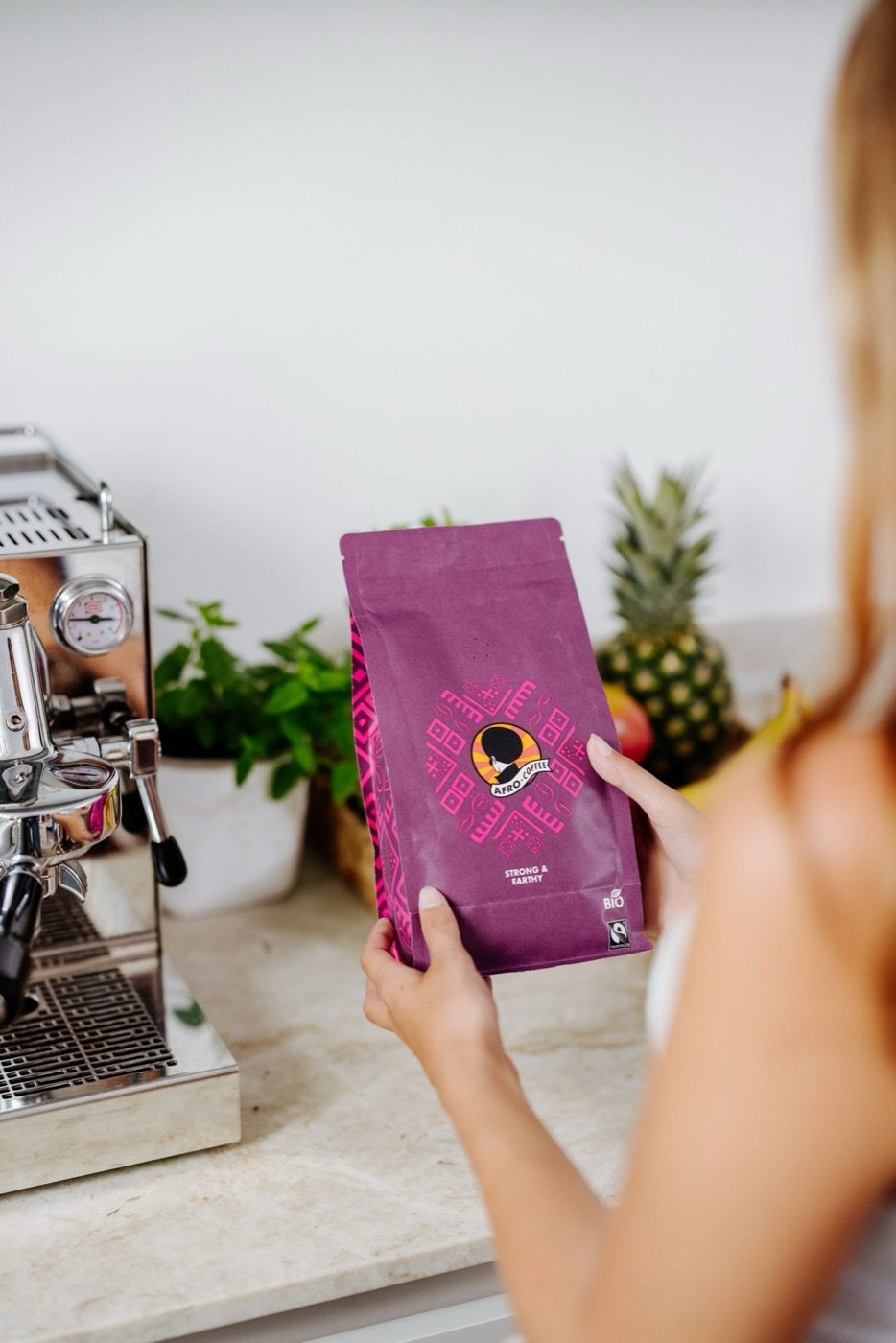 Afro Coffee Titelmotiv